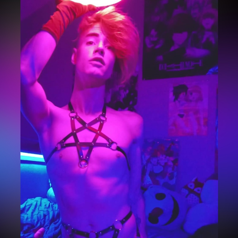 🔱 Meet your Seller 🔱 𝕰𝖉𝖊𝖓 - Picture 7 of 16